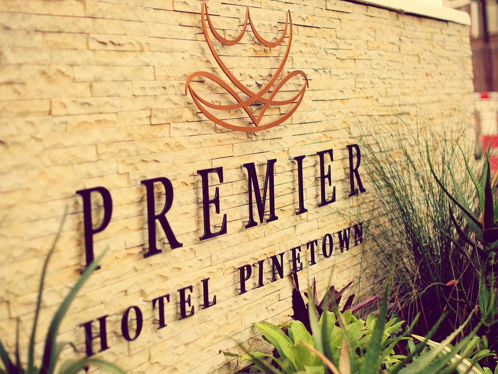 Premier Splendid Inn Pinetown Bagian luar foto